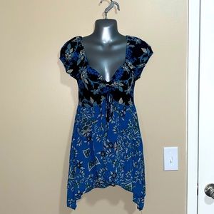 Free People black and blue floral babydoll waist, cap-sleeve top, size small
